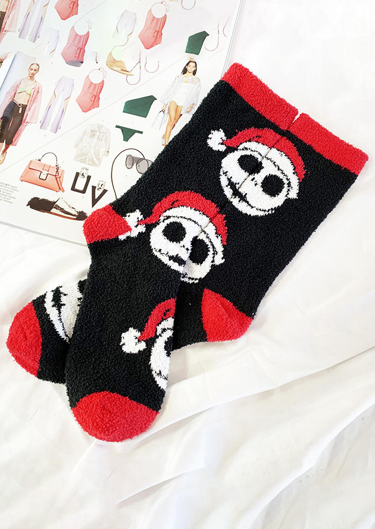 

Crew Socks Christmas Hat Skull Casual Crew Socks in Black. Size