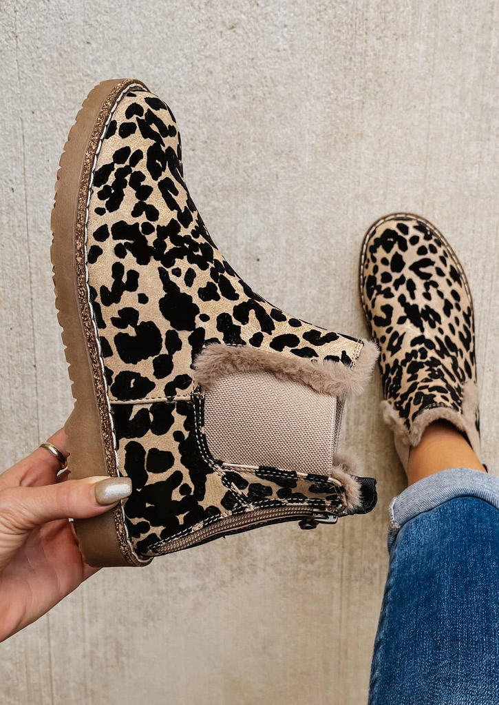 

Boots Leopard Plush Round Toe Ankle Boots in Leopard. Size: ,39