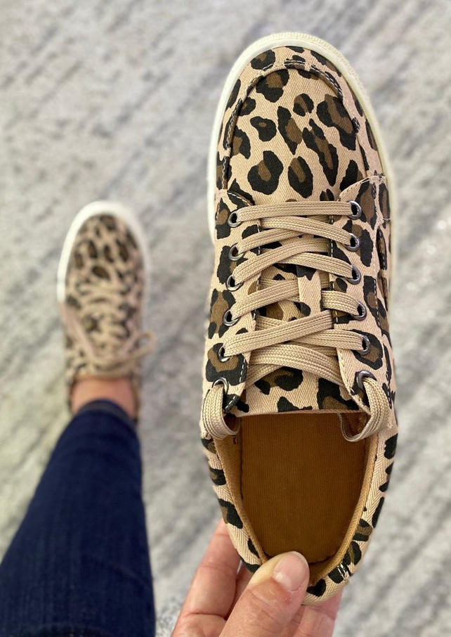 

Sneakers Leopard Round Toe Flat Sneakers in Leopard. Size: ,38,39,40,41