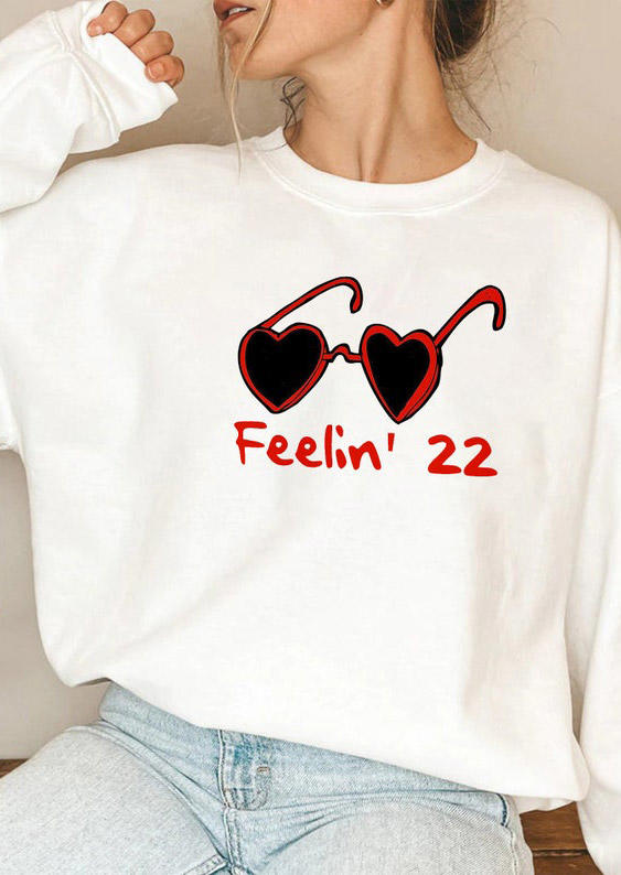 

Sweatshirts Feelin' 22 Glasses Pullover Sweatshirt in White. Size: ,M,L,XL