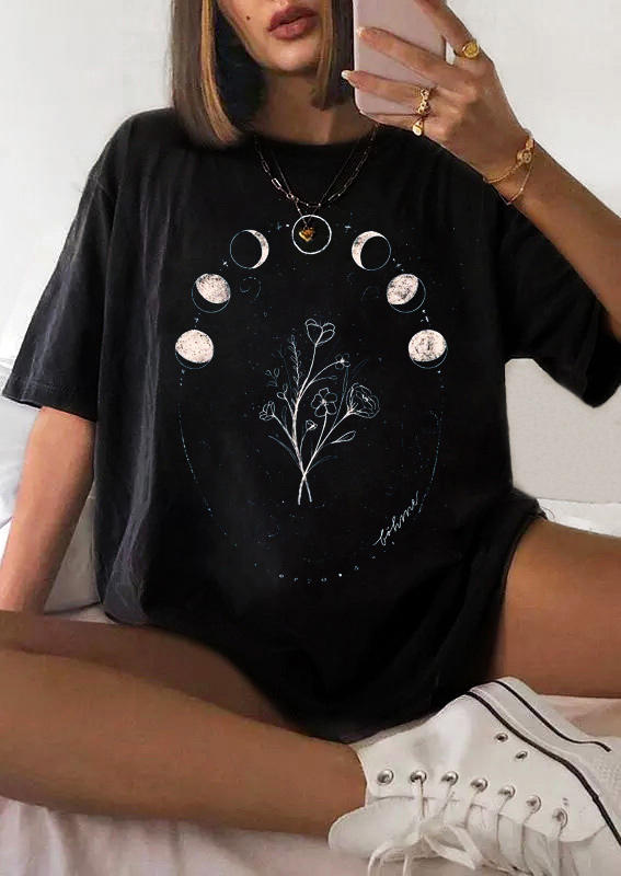 

T-shirts Tees Floral Moon O-Neck T-Shirt Tee in Black. Size: ,M,L,XL