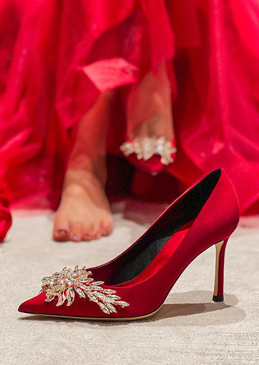 

Heels Rhinestone Pointed Toe Heels in Red. Size: ,38,39