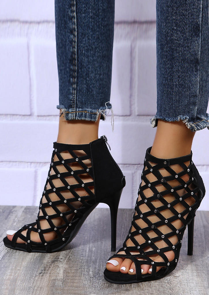 

Sandals Hollow Out Rivet Zipper Heeled Sandals in Black. Size: ,38,39,40,41