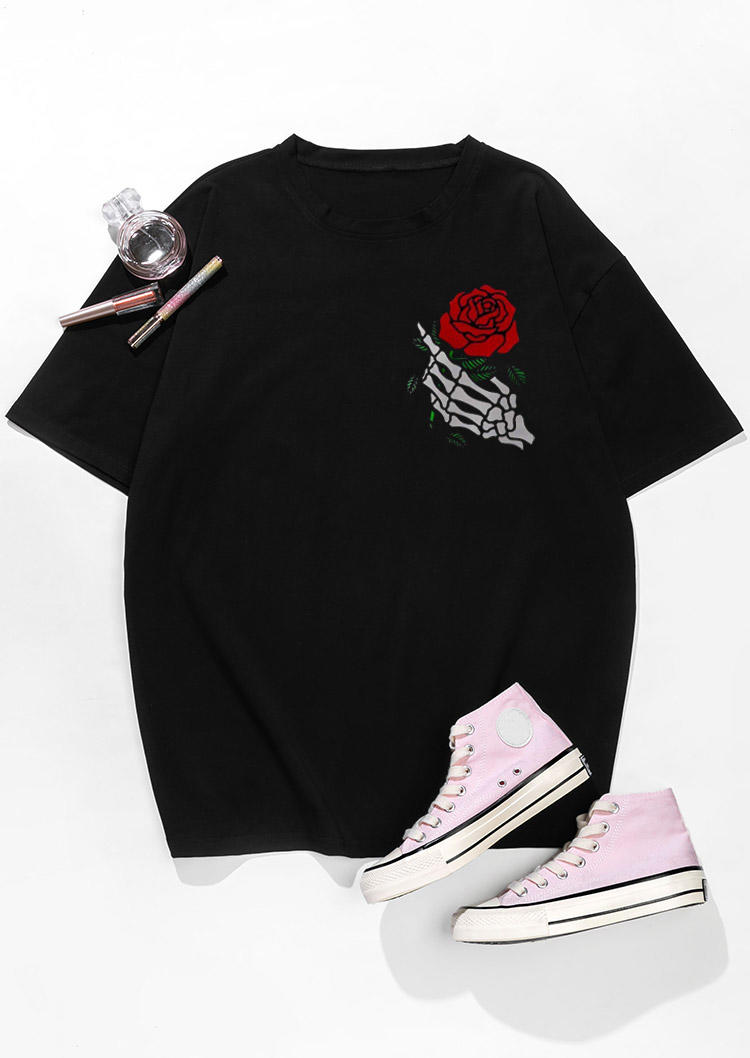

T-shirts Tees Skeleton Hand Rose Oversized T-Shirt Tee in Black. Size: ,M,L,XL