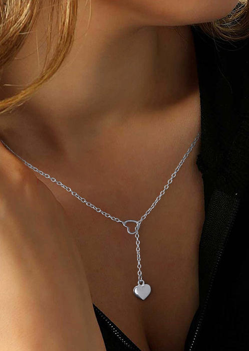

Necklaces Valentine Hollow Out Heart Necklace in Silver. Size