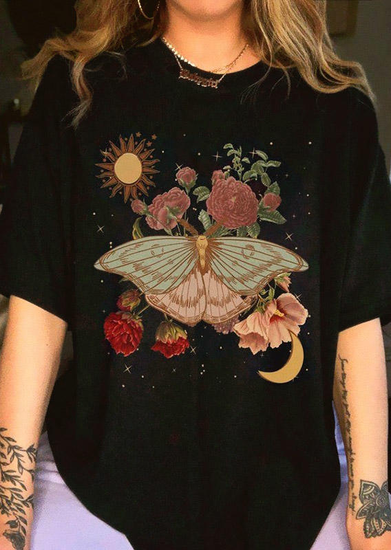 

T-shirts Tees Floral Moth Sun Moon T-Shirt Tee in Black. Size: ,M,L,XL