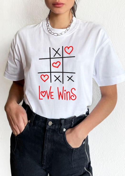 

T-shirts Tees Love Wins O-Neck T-Shirt Tee in White. Size: ,M,L,XL