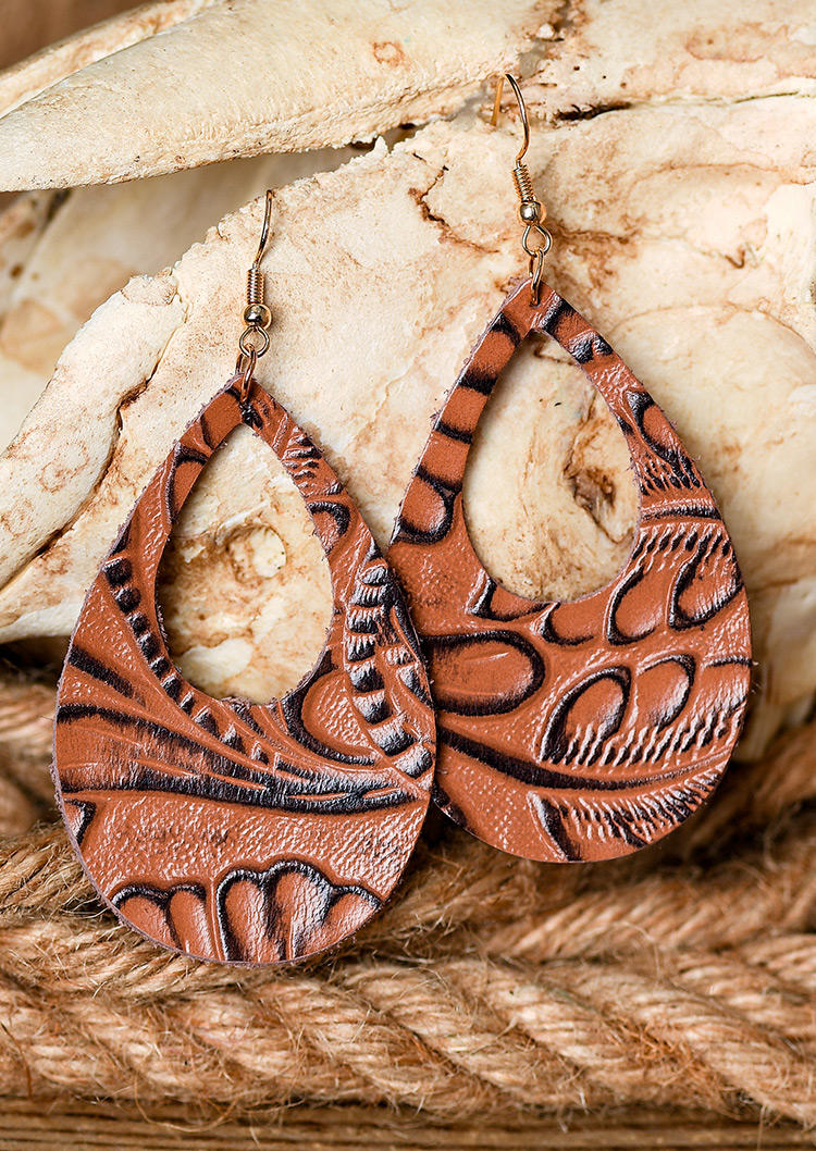

Earrings Vintage Embossed Hollow Out Earrings in Brown. Size