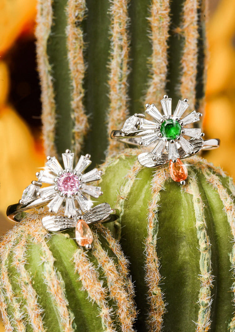 

Rings Bee Daisy Open Adjustable Ring in Green,Pink. Size