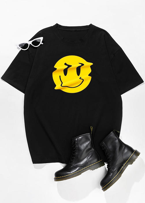 

T-shirts Tees Smiley Oversized O-Neck T-Shirt Tee in Black. Size: ,M,L,XL