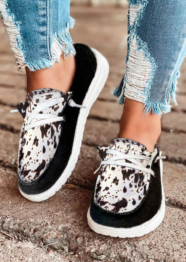 Sneakers Cow Round Toe Flat Sneakers in Black. Size: 37,41