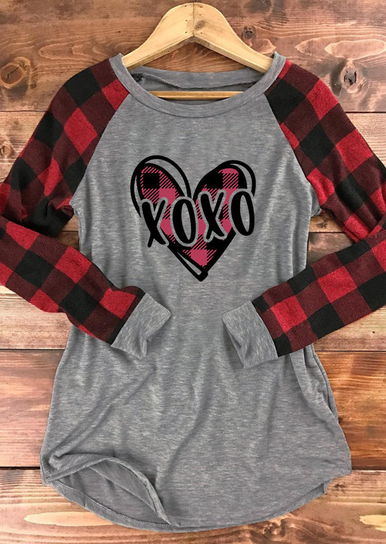 T-shirts Tees Xoxo Heart Plaid Long Sleeve T-Shirt Tee in Gray. Size: L,M,S,XL