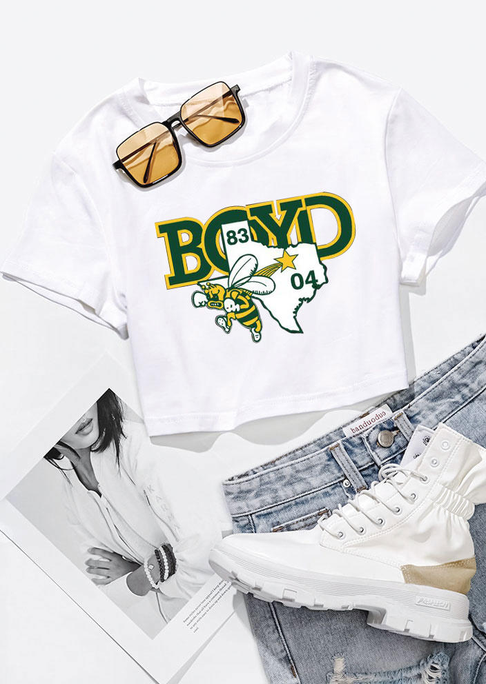 

Crop Tops Letter Graphic Bee Star Crop Top in White. Size: ,M,L,XL