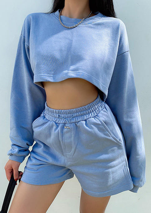 

Sweatshirts Drop Shoulder O-Neck Crop Sweatshirt in Blue. Size: ,M,L