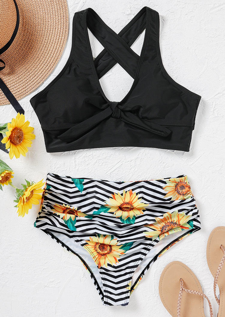 Bikini Sets Sunflower Zigzag Striped Bikini Set in Black. Size: L,M,S