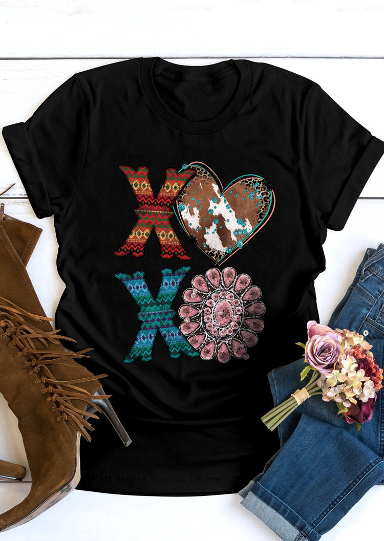 T-shirts Tees Xoxo Heart Turquoise Cow T-Shirt Tee in Black. Size: M,L,XL