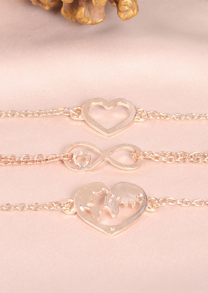 

Bracelet 3Pcs Valentine Heart Hollow Out Bracelet Set in Gold. Size