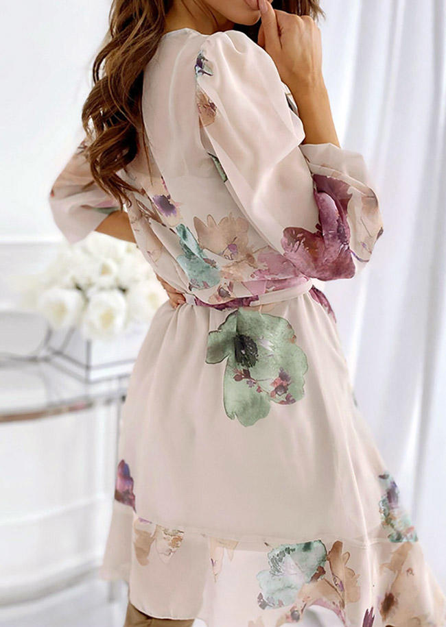 

Mini Dresses Floral Hollow Out Long Sleeve Mini Dress in Multicolor. Size: ,M,L,XL
