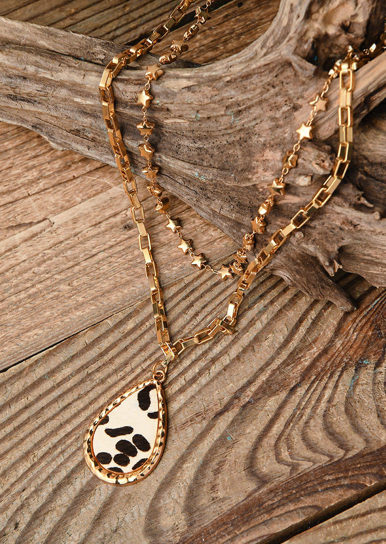 

Necklaces Double-Layered Cow Star Necklace in Gold. Size