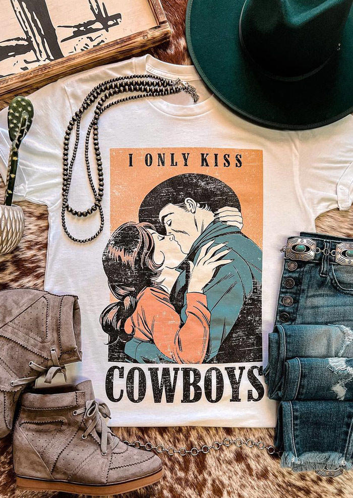 T-shirts Tees I Only Kiss Cowboys T-Shirt Tee in Beige. Size: M,L,XL