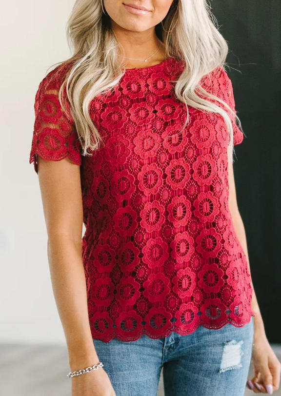 Blouses Lace Floral Button Casual Blouse in Red. Size: L,M,S,XL