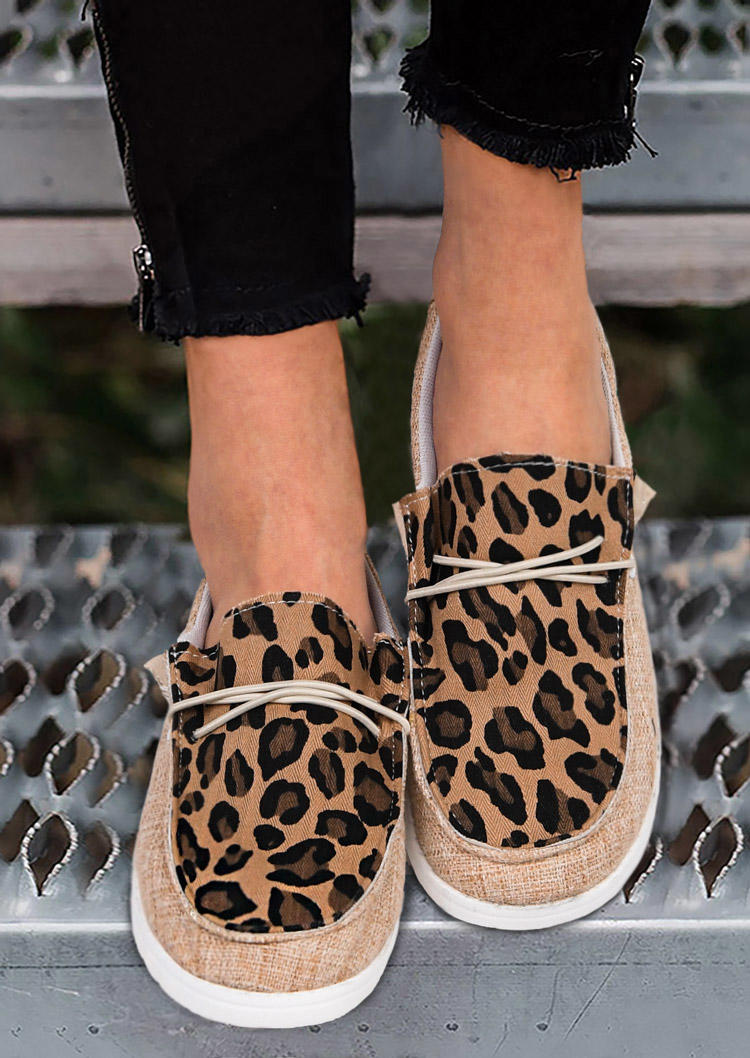 Sneakers Leopard Lace Up Round Toe Sneakers in Leopard. Size: 37,38