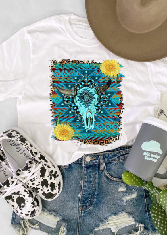 

T-shirts Tees Aztec Geometric Steer Skull Leopard T-Shirt Tee in White. Size: ,M,L,XL