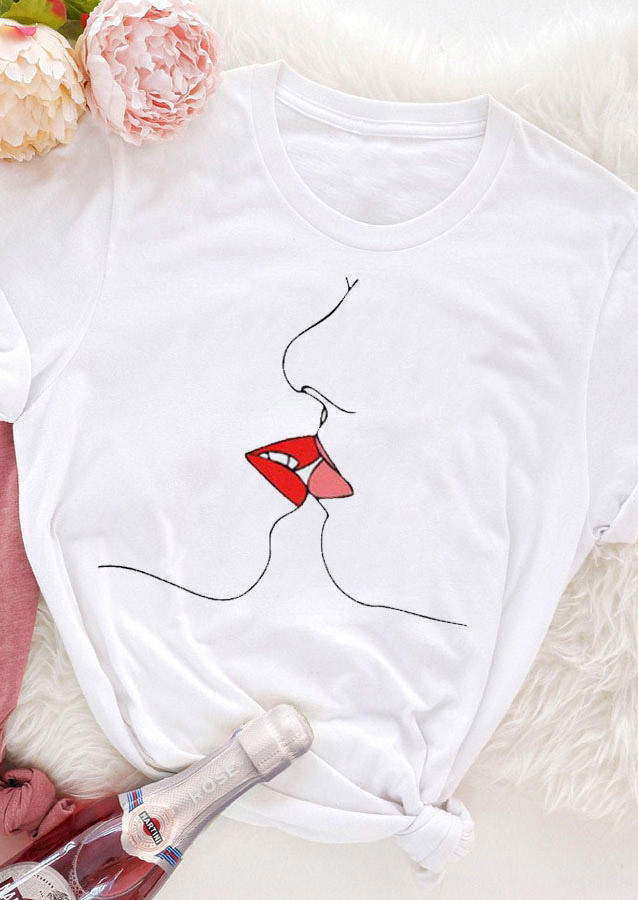 

T-shirts Tees Valentine Kiss O-Neck T-Shirt Tee in White. Size: ,M,L,XL