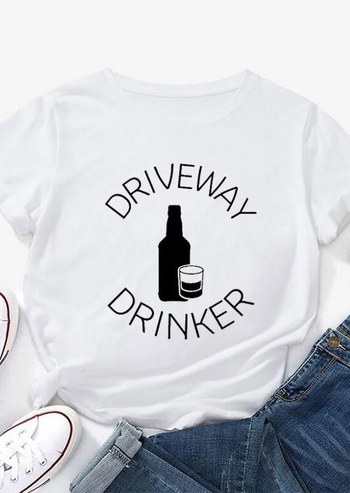

T-shirts Tees Driveway Drinker O-Neck T-Shirt Tee in White. Size: ,M,L,XL