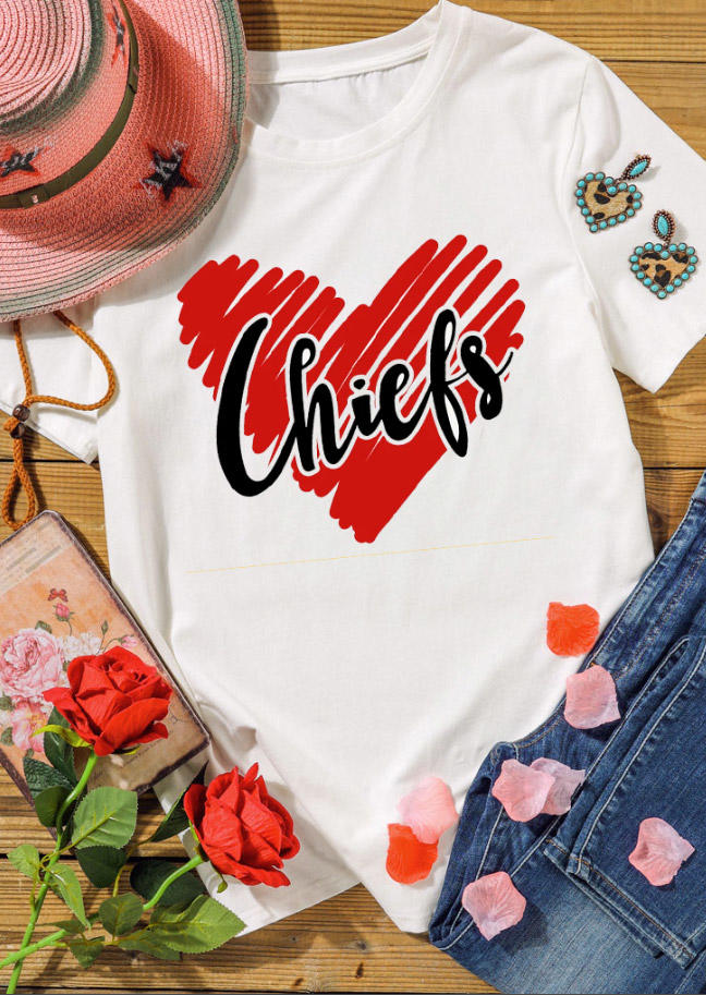 

T-shirts Tees Chiefs Heart Short Sleeve T-Shirt Tee in White. Size: ,M,L,XL