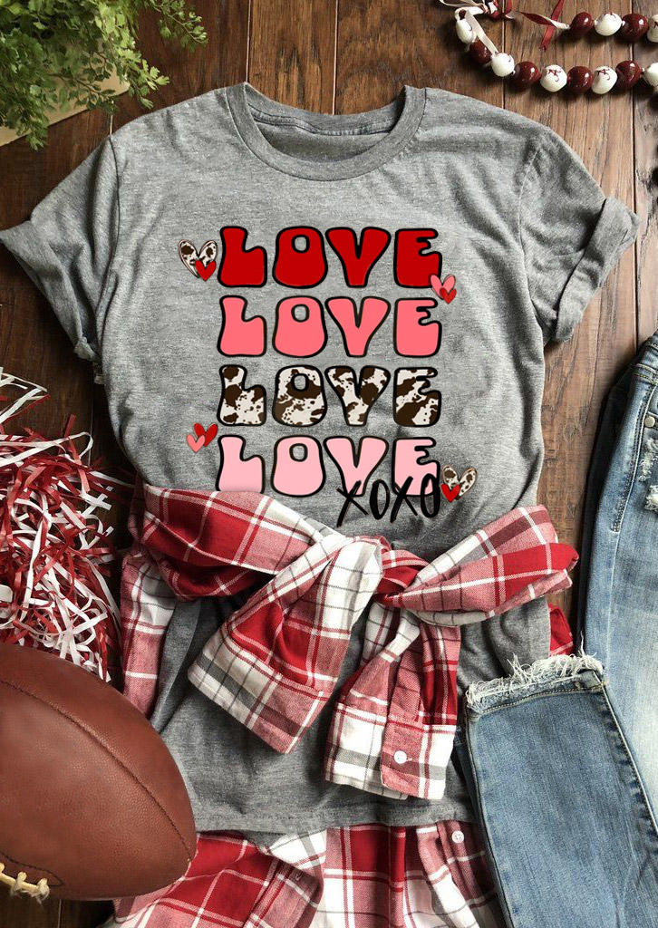 

T-shirts Tees Valentine Love Love Love Cow Xoxo Heart T-Shirt Tee in Gray. Size: ,M,L,XL