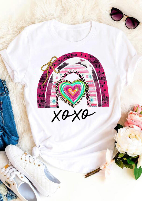 

T-shirts Tees Valentine Xoxo Heart Leopard T-Shirt Tee in White. Size: ,M,L,XL