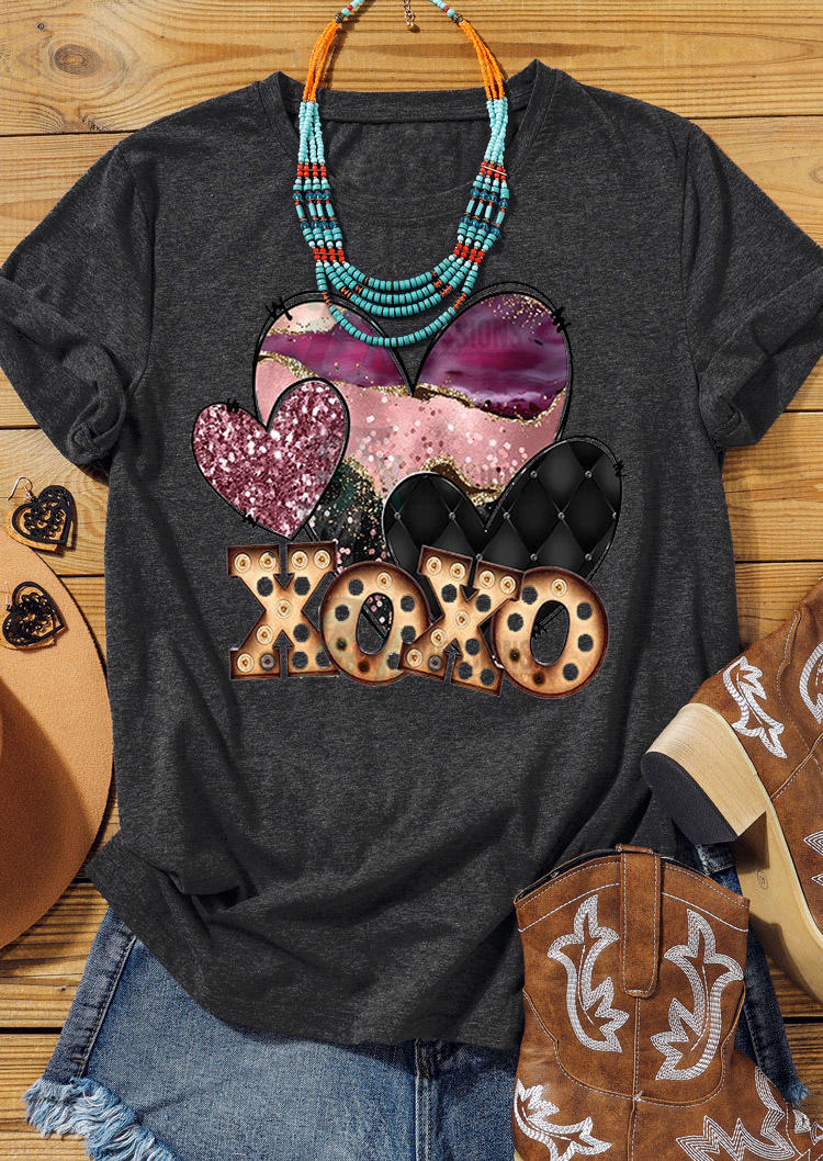 

T-shirts Tees Valentine Heart Xoxo T-Shirt Tee in Dark Grey. Size: ,M,L,XL