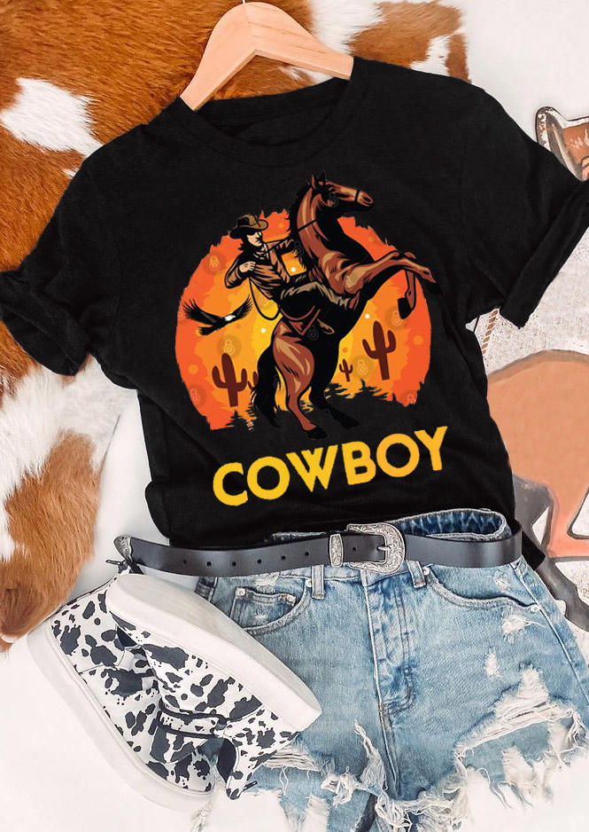 T-shirts Tees Cowboy Sunset Cactus T-Shirt Tee in Black. Size: S,M,L,XL