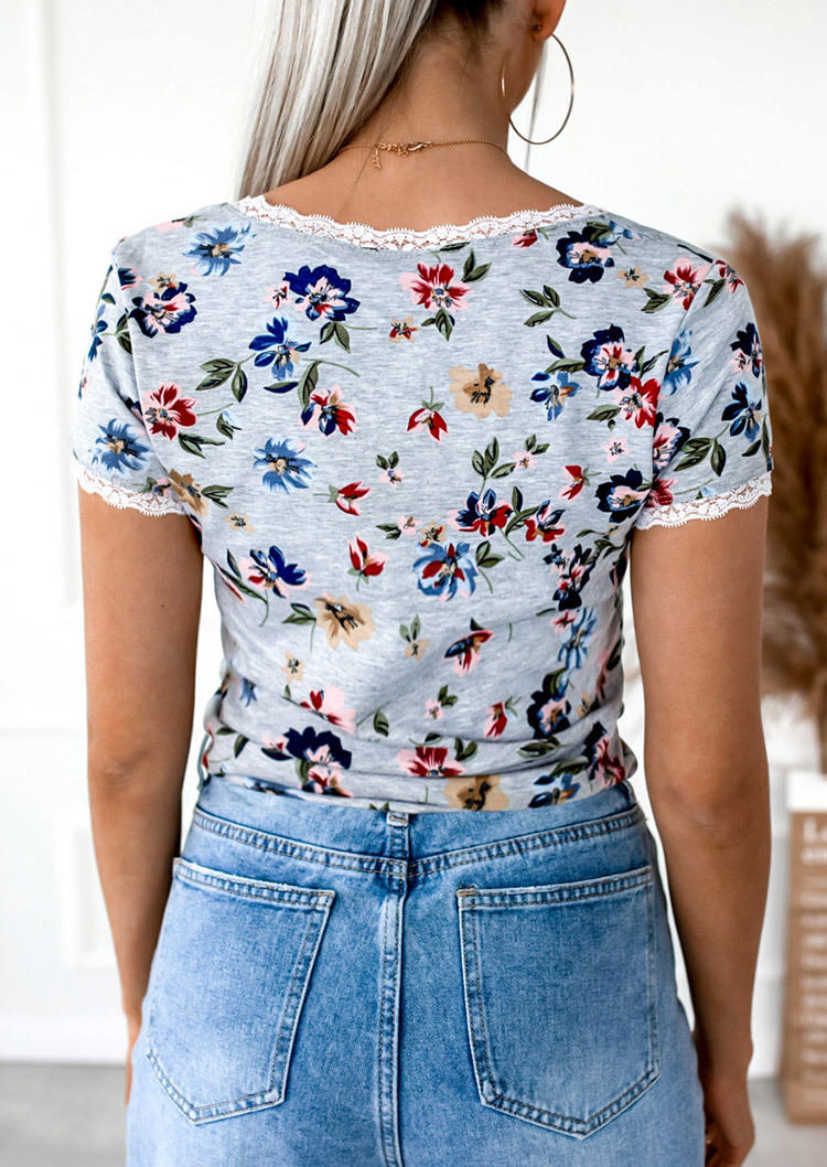 

Blouses Floral Lace Button Short Sleeve Blouse in Multicolor. Size