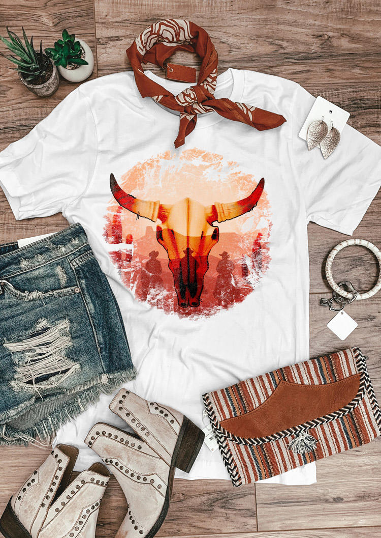 T-shirts Tees Steer Skull Cowboy Sunrise T-Shirt Tee in White. Size: M