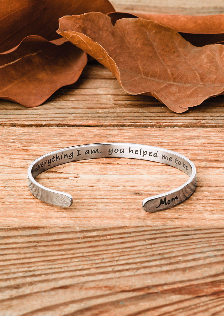 Bracelet Everything I Am You Helped Me To Be Mom Bracelet in Multicolor. Size: One Size