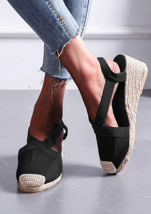 

Sandals Hollow Out Wedged Heel Sandals in Black. Size: ,38,39,40,41
