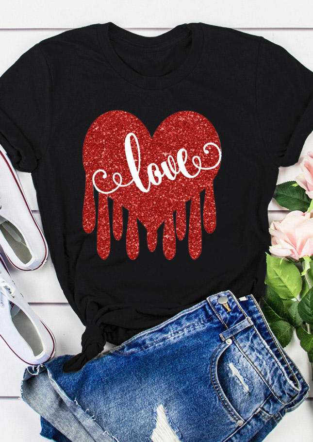 T-shirts Tees Love Heart T-Shirt Tee in Black. Size: L,M,S