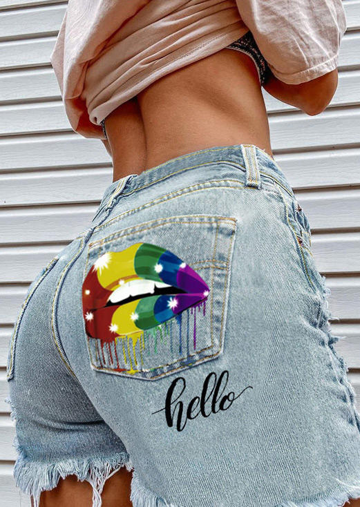 

Shorts Lips Hello Frayed Hem Denim Shorts in Light Blue. Size: S,M,L