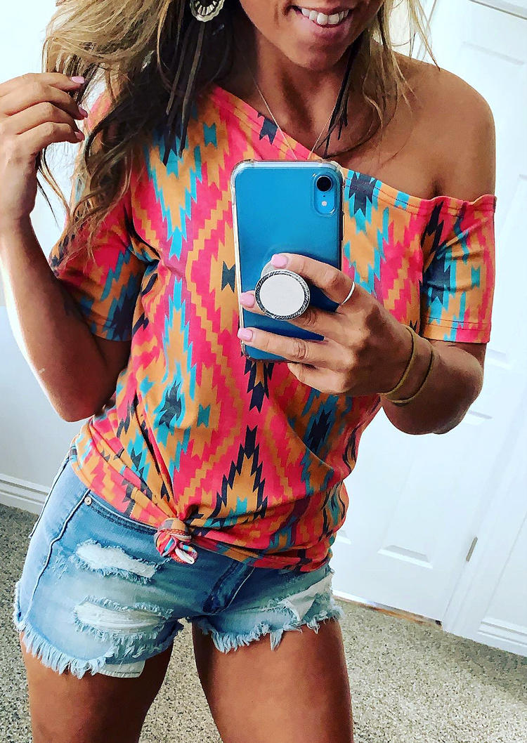 

Blouses Aztec Geometric Short Sleeve Blouse in Watermelon Red. Size: ,M,L,XL