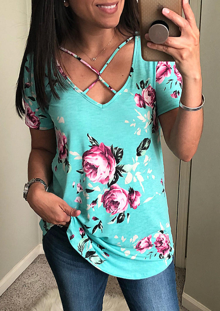 

Blouses Floral Criss-Cross Casual Blouse in Blue. Size: ,M,L,XL