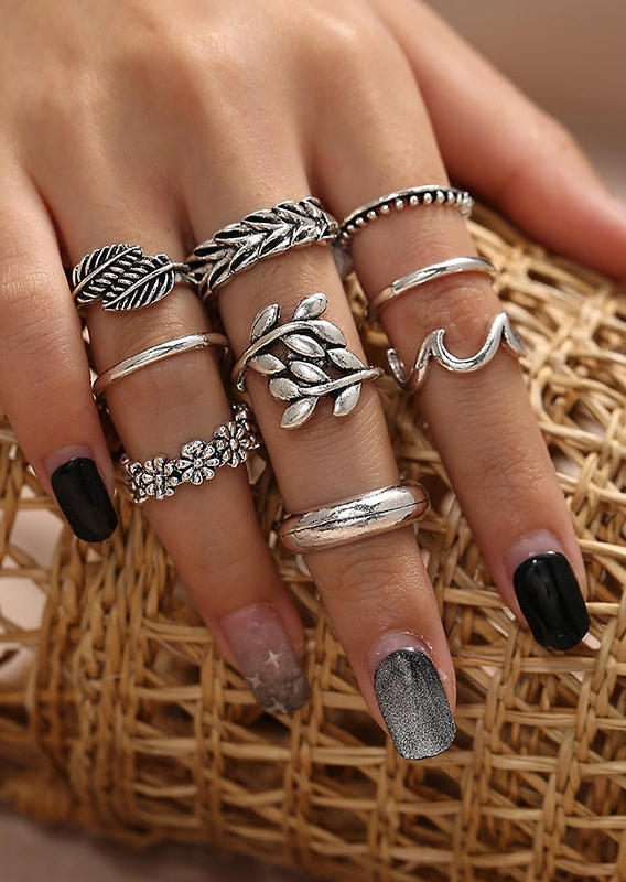 Rings 9Pcs Vintage Floral Palm Leaf Wave Ring Set in Silver. Size: One Size