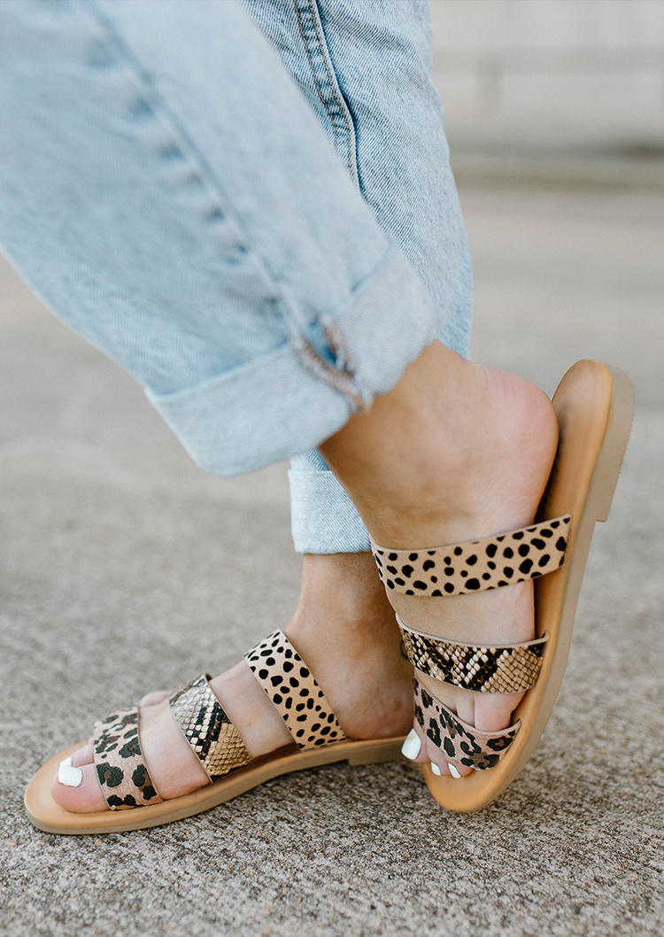 

Slippers Leopard Snake Skin Flat Slippers in Leopard. Size: ,38,39,40,41