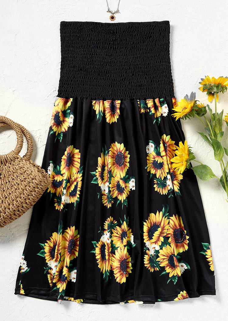 Mini Dresses Sunflower Smocked Strapless Bandeau Mini Dress in Black. Size: S,XL