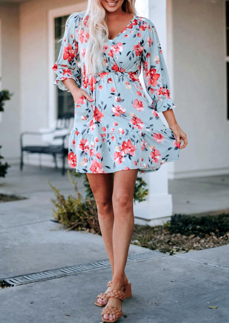 

Mini Dresses Floral Pocket V-Neck Mini Dress - Light Green in Green. Size
