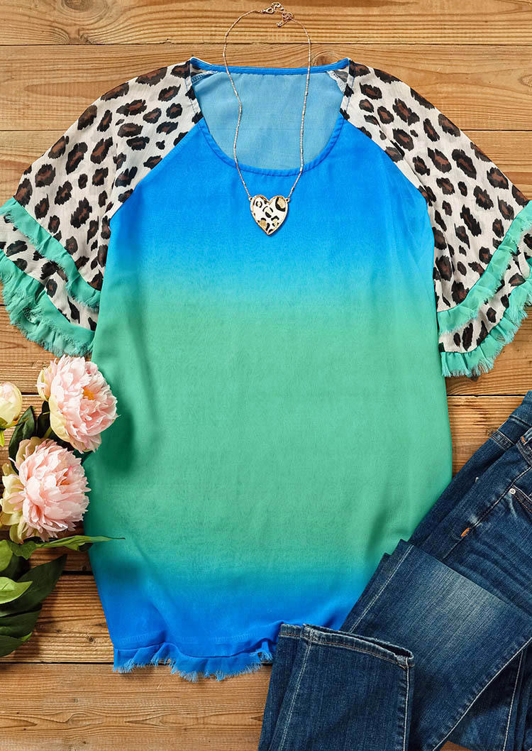 

Blouses Leopard Gradient O-Neck Blouse in Blue. Size: M