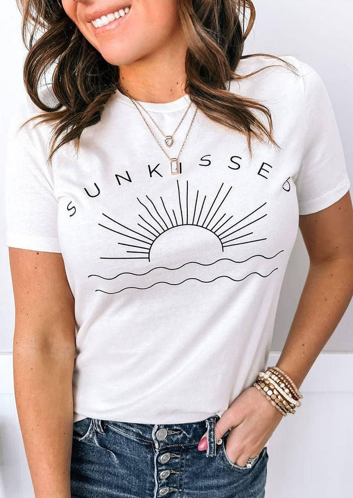 

T-shirts Tees Sunkissed Sunrise O-Neck T-Shirt Tee in White. Size
