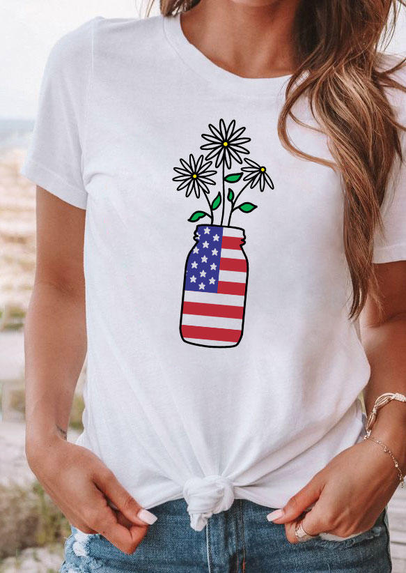 T-shirts Tees American Flag Daisy T-Shirt Tee in White. Size: M,XL
