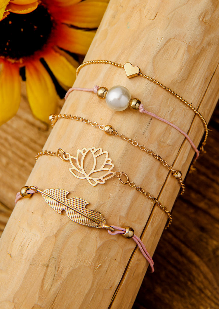Bracelet 5Pcs Lotus Heart Beading Bracelet Set in Gold. Size: One Size